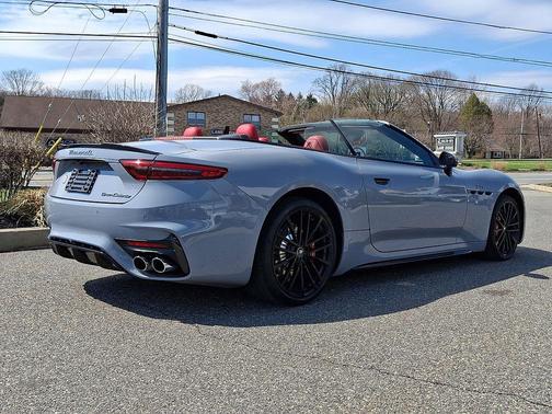 Grigio Incognito Solid 2024 Maserati GranCabrio Trofeo