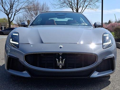 Grigio Incognito Solid 2024 Maserati GranCabrio Trofeo