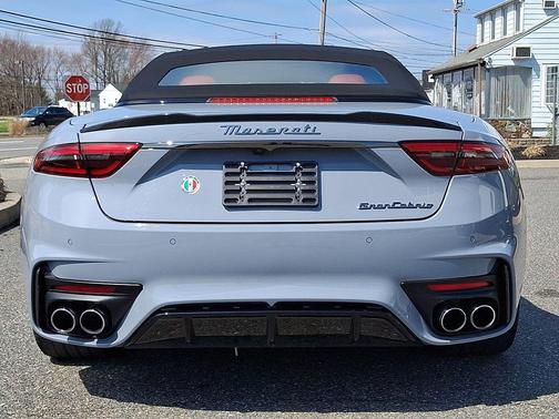 Grigio Incognito Solid 2024 Maserati GranCabrio Trofeo