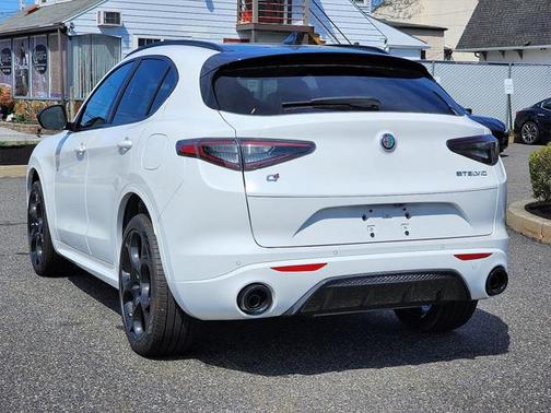 2025 Alfa Romeo Stelvio