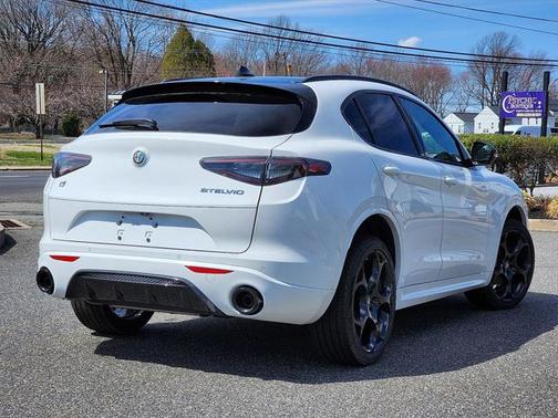 2025 Alfa Romeo Stelvio
