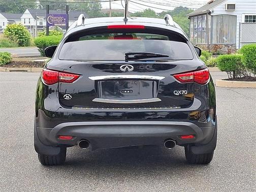 2015 INFINITI QX70 Base