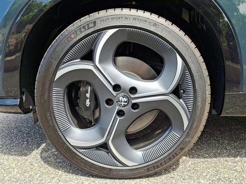 Verde Monza 2026 Alfa Romeo Tonale Sport Speciale