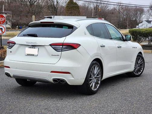 2021 Maserati Levante Base