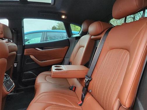 2021 Maserati Levante Base