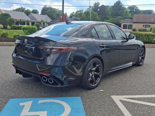 Vulcano Black Metallic 2024 Alfa Romeo Giulia Quadrifoglio