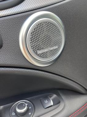 2025 Alfa Romeo Stelvio Ti