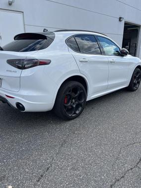 2025 Alfa Romeo Stelvio Ti