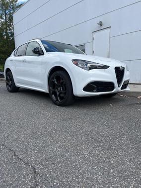 2025 Alfa Romeo Stelvio Ti