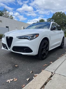 2025 Alfa Romeo Stelvio Ti