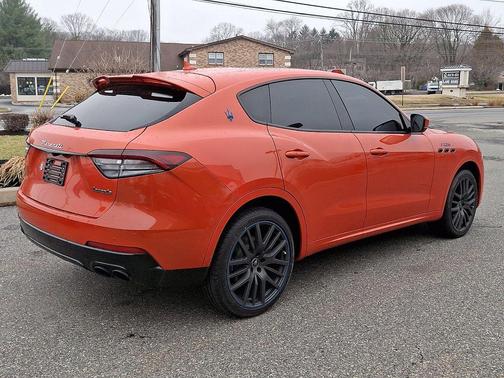 2023 Maserati Levante Base