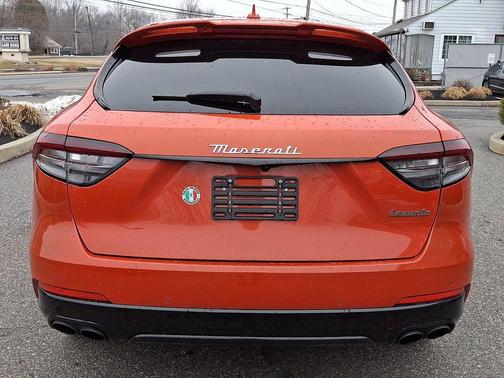 2023 Maserati Levante Base