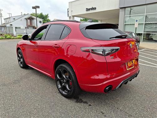 2025 Alfa Romeo Stelvio Ti