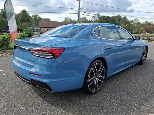 2022 Maserati Quattroporte Modena Q4