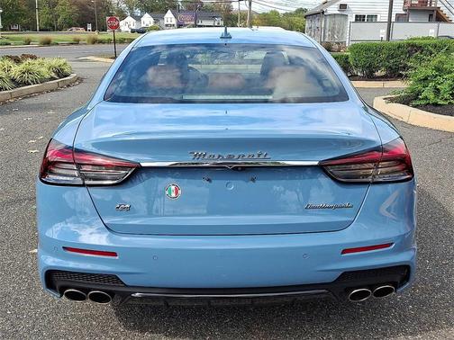 2022 Maserati Quattroporte Modena Q4