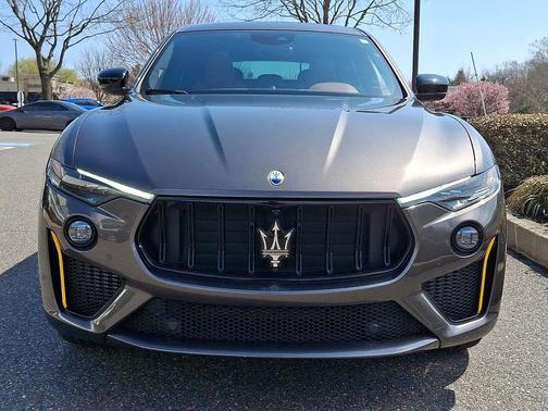 Grigio Maratea Metallic 2022 Maserati Levante Modena S