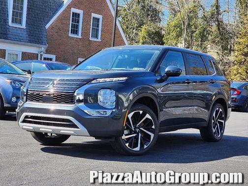 2024 Mitsubishi Outlander SE Black Edition w/Pano Roof S-AWC
