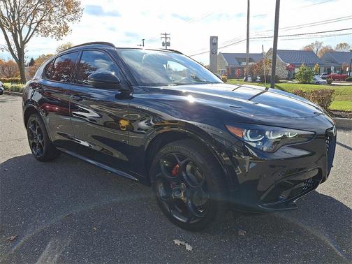 2025 Alfa Romeo Stelvio Sprint AWD