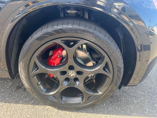 2025 Alfa Romeo Stelvio Sprint AWD