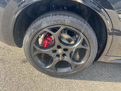 2025 Alfa Romeo Stelvio Sprint AWD