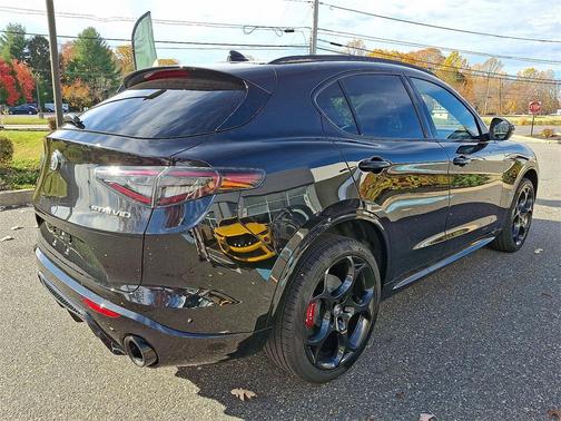 2025 Alfa Romeo Stelvio Sprint AWD