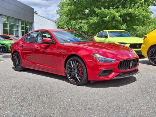 Nero 2021 Maserati Ghibli Trofeo