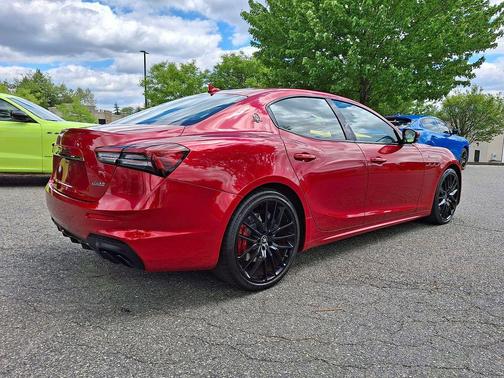 Nero 2021 Maserati Ghibli Trofeo