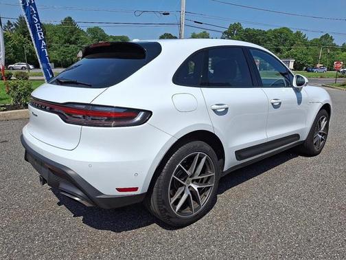 2024 Porsche Macan Base