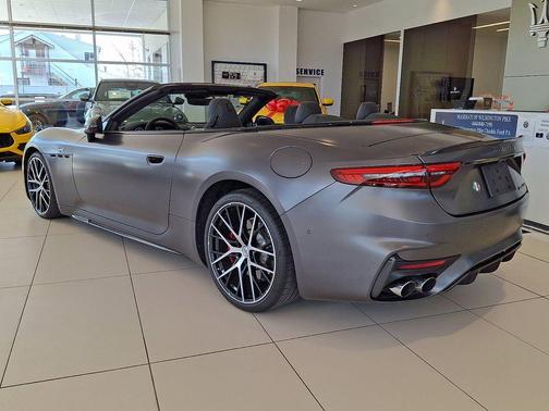 Grigio Maratea Matte-Fuoriserie 2024 Maserati GranCabrio Trofeo