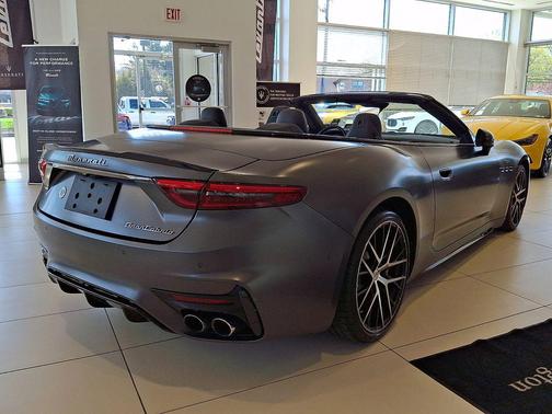 Grigio Maratea Matte-Fuoriserie 2024 Maserati GranCabrio Trofeo
