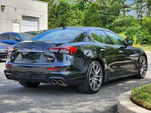 2022 Maserati Ghibli Modena Q4