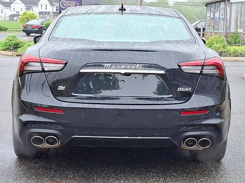 2022 Maserati Ghibli Modena Q4