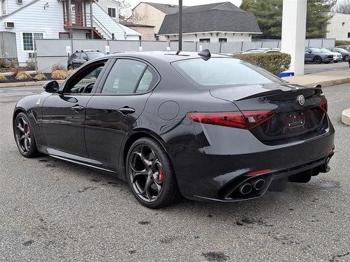 2023 Alfa Romeo Giulia Quadrifoglio