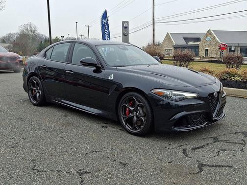 Vulcano Black Metallic 2023 Alfa Romeo Giulia Quadrifoglio