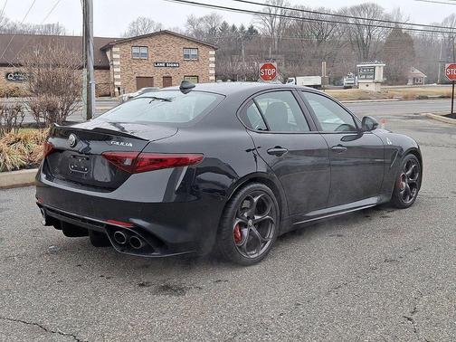 Vulcano Black Metallic 2023 Alfa Romeo Giulia Quadrifoglio