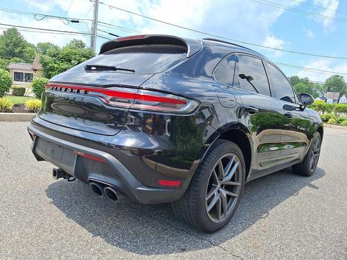 Jet Black Metallic 2024 Porsche Macan T