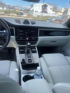 Jet Black Metallic 2024 Porsche Macan T