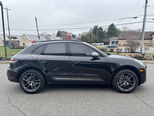 Jet Black Metallic 2024 Porsche Macan T