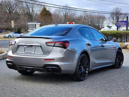 2021 Maserati Ghibli Trofeo