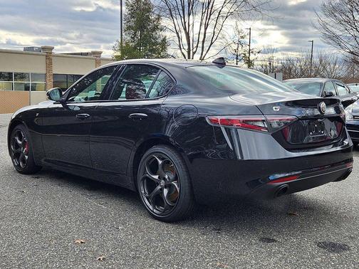 Vulcano Black Metallic 2024 Alfa Romeo Giulia Ti