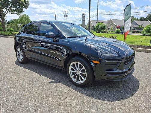 2023 Porsche Macan T
