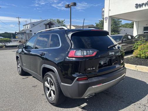 Diamond Black Crystal Pearlcoat 2020 Jeep Cherokee Limited