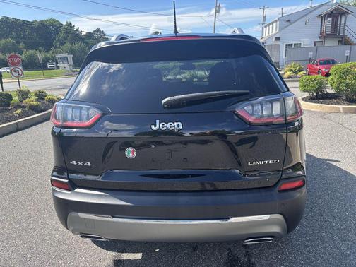 Diamond Black Crystal Pearlcoat 2020 Jeep Cherokee Limited