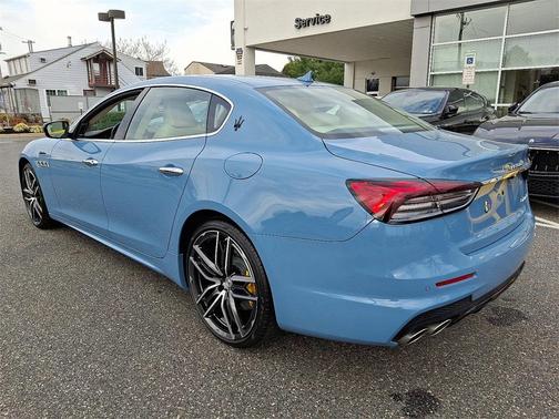 2022 Maserati Quattroporte Modena