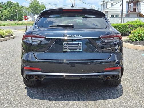 2022 Maserati Levante Modena