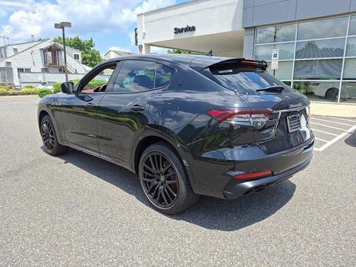 2022 Maserati Levante Modena