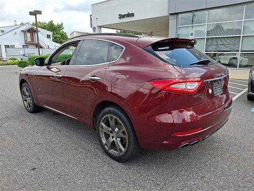 2017 Maserati Levante Base