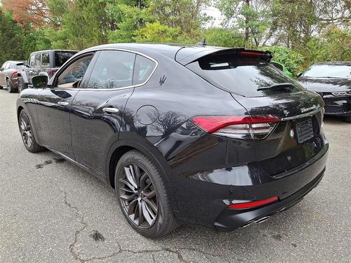 2022 Maserati Levante Modena