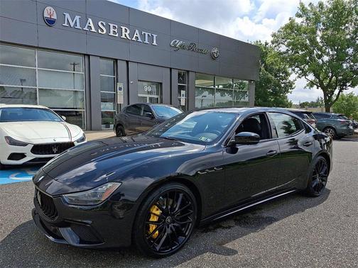 2022 Maserati Ghibli Modena Q4