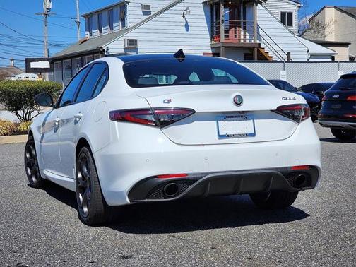 2025 Alfa Romeo Giulia Ti